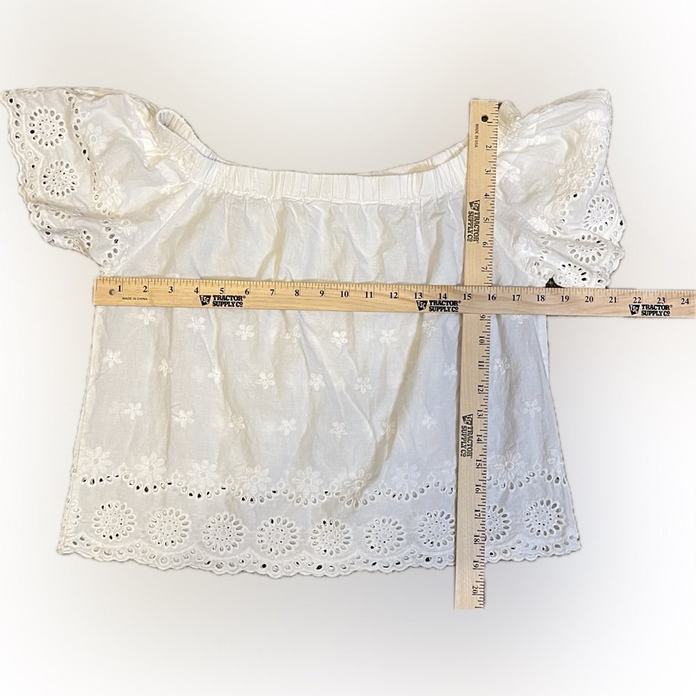 Copper Key White Eyelet Off-Shoulder Top size L - Picture 5 of 9